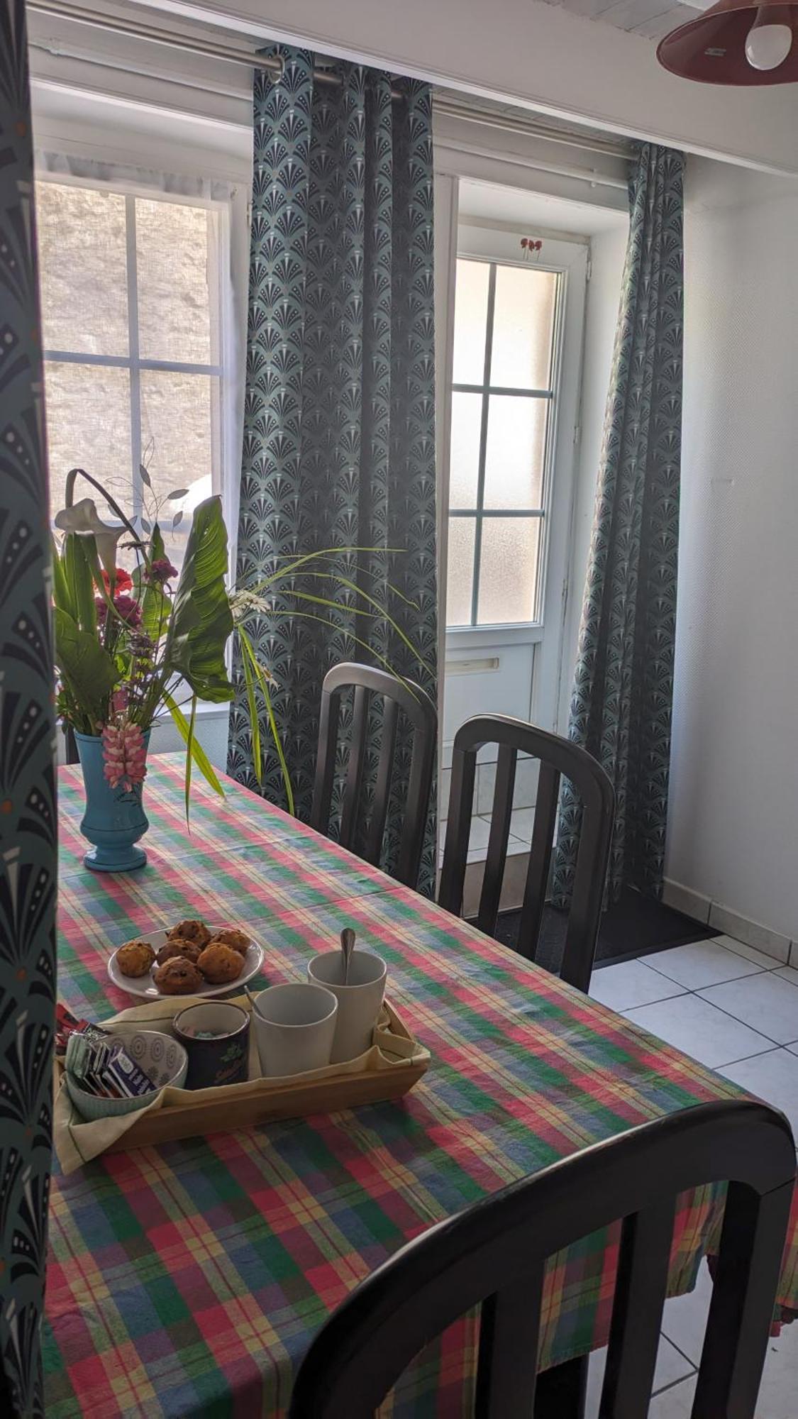 La Campagne A La Ville 康坦斯 外观 照片